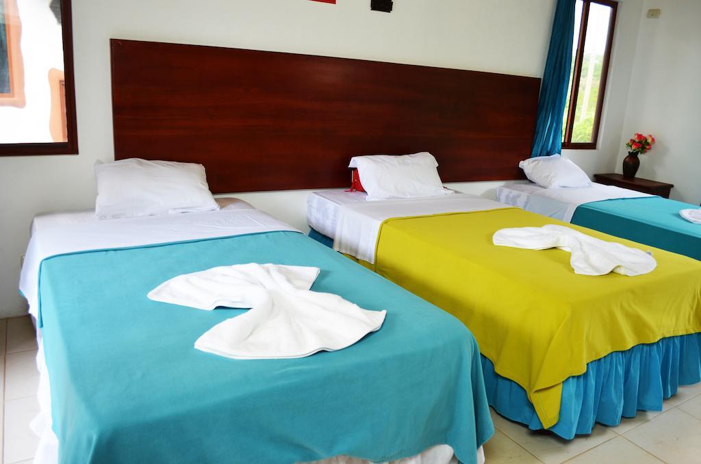 Piedras Blancas Lodge Puerto Ayora  Værelse billede