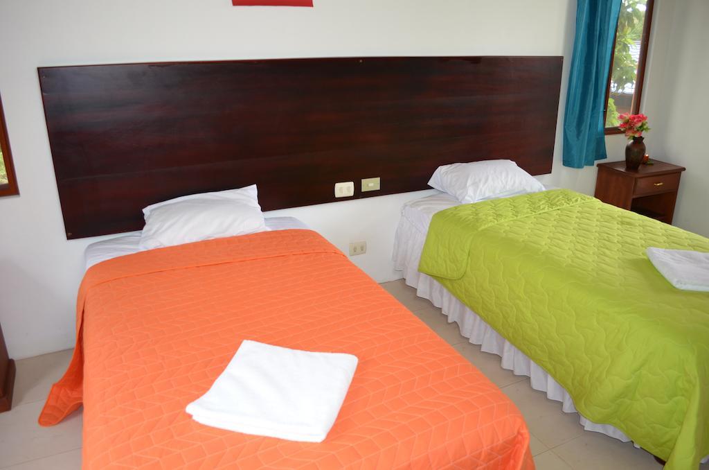 Piedras Blancas Lodge Puerto Ayora  Værelse billede