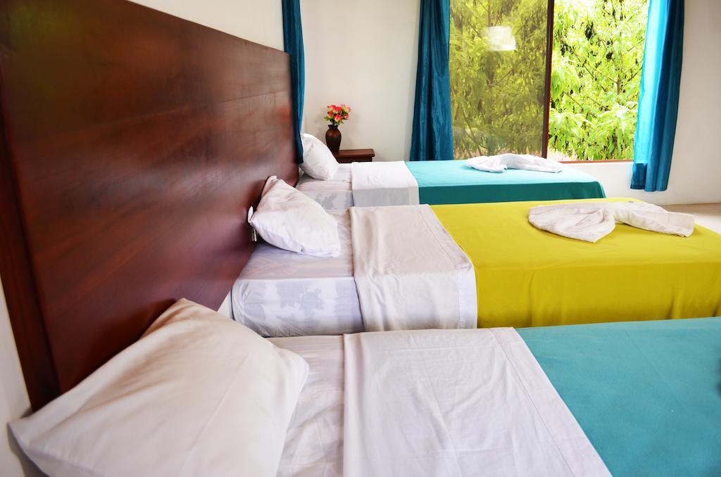 Piedras Blancas Lodge Puerto Ayora  Værelse billede