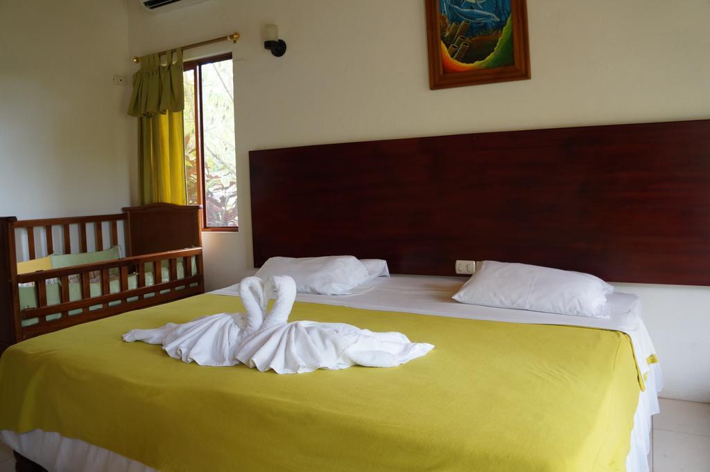 Piedras Blancas Lodge Puerto Ayora  Eksteriør billede